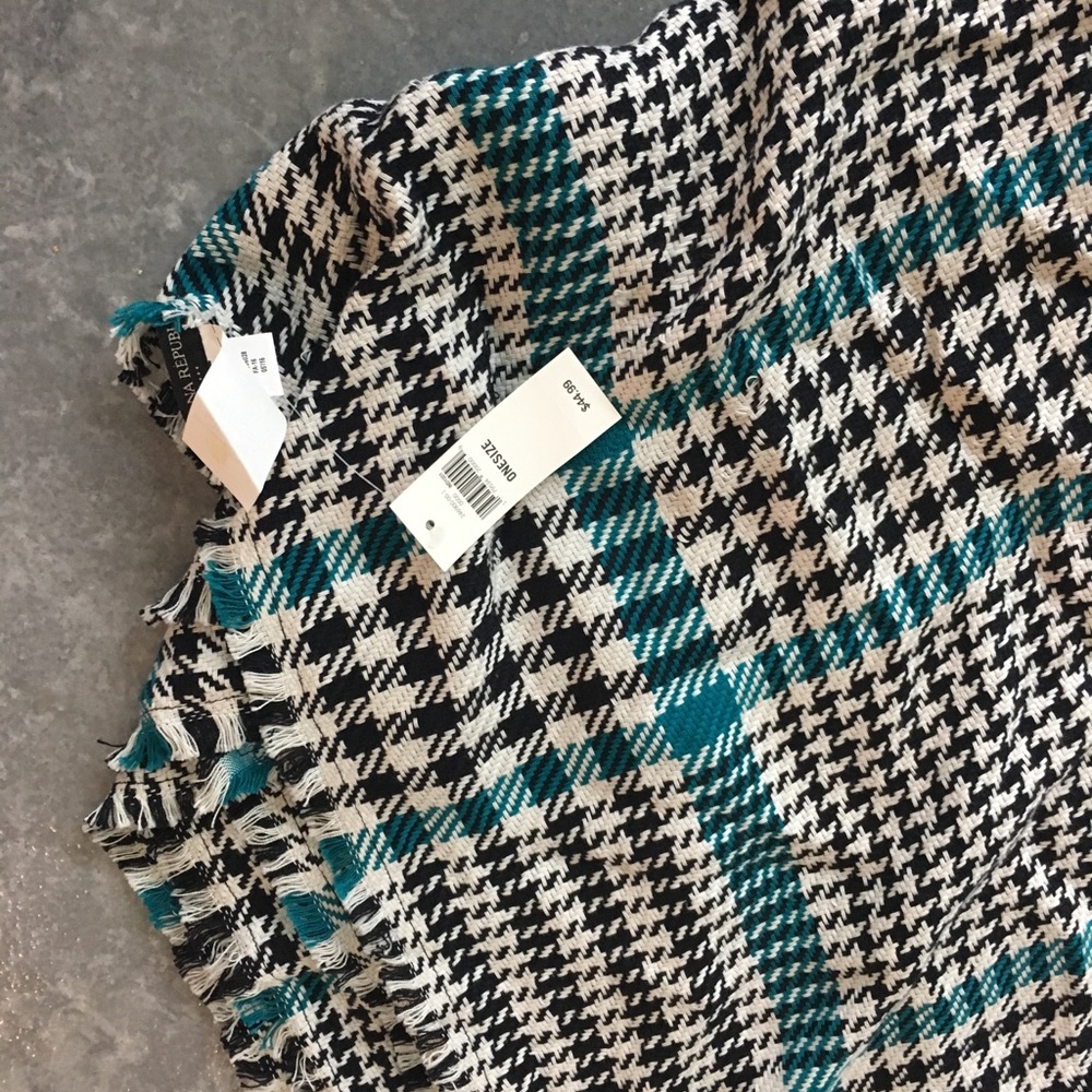 NWT banana republic blanket scarf